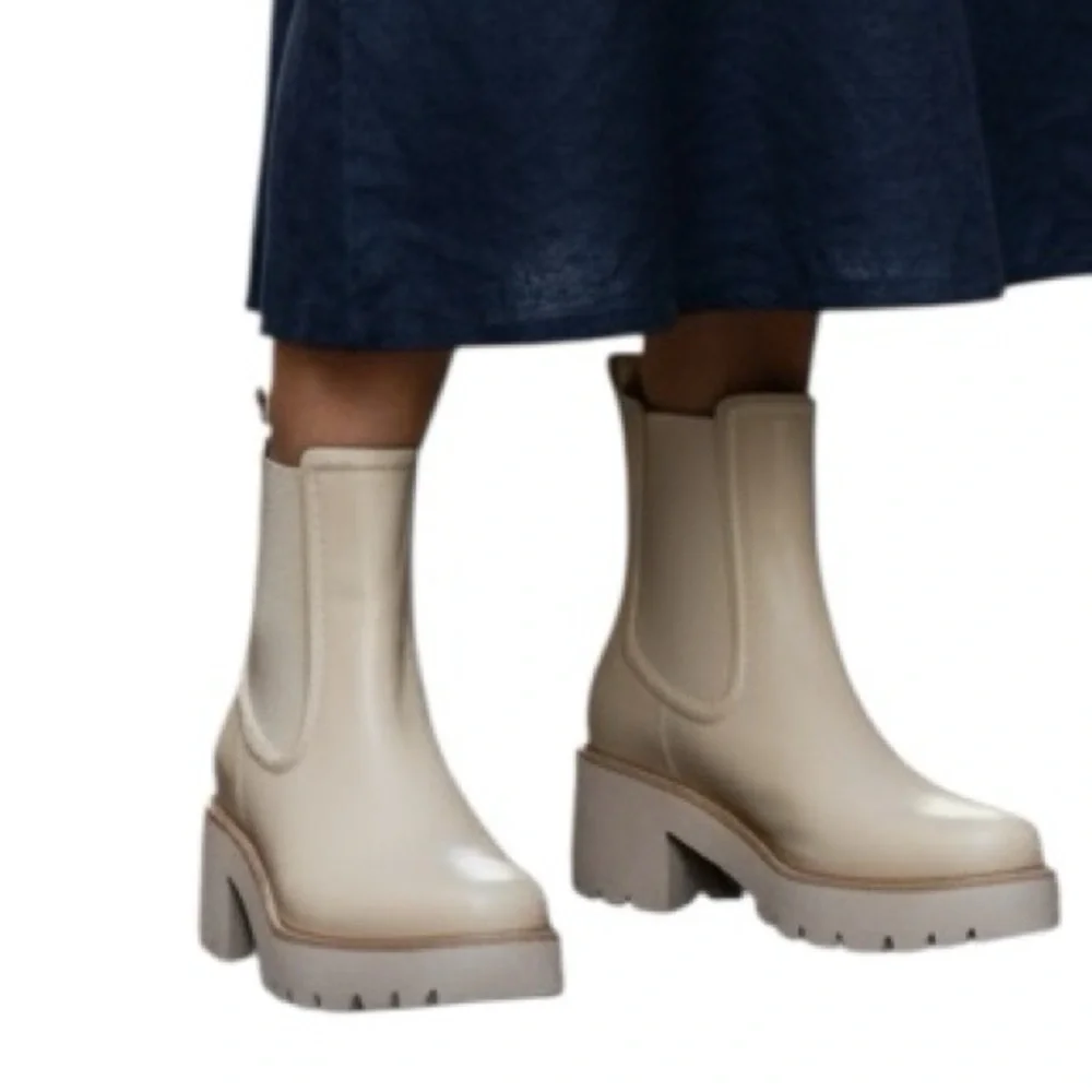 Dolce Vita Cream Lug Sole Chelsea Boots Size 10 Platform Ankle Boot Size 10 NWOB
